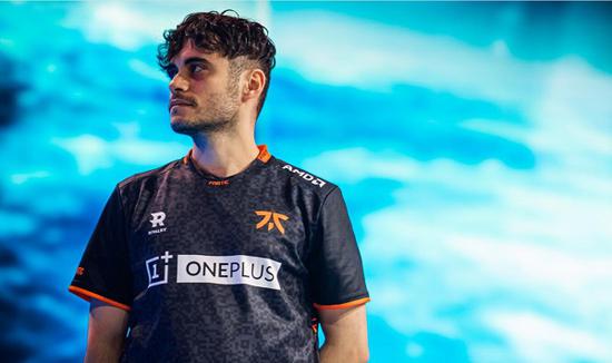 英雄联盟全球总决赛主题快闪店盛大开幕